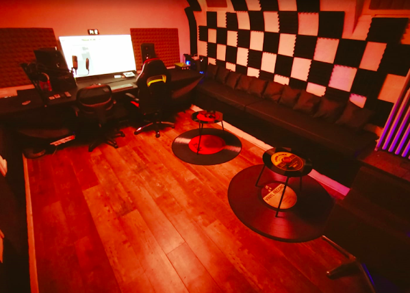 Studio d'Enregistrement offrant un environnement confortable et inspirant à Amiens, 80000