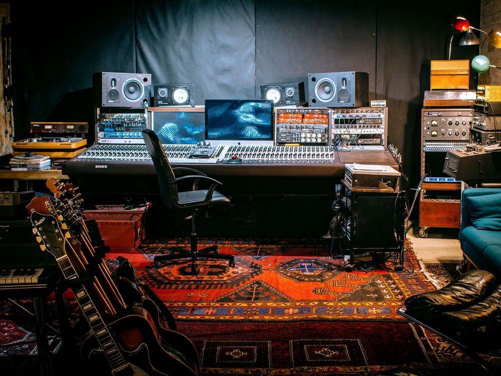 Studio d'enregistrement Spacieux avec une Console Analogique à Paris, 75018
