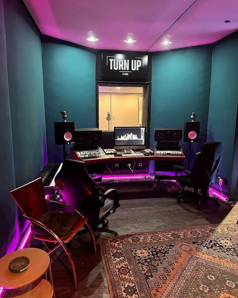 Studio d'enregistrement Professionnel équipé de matériels pro basé à Paris, 75010