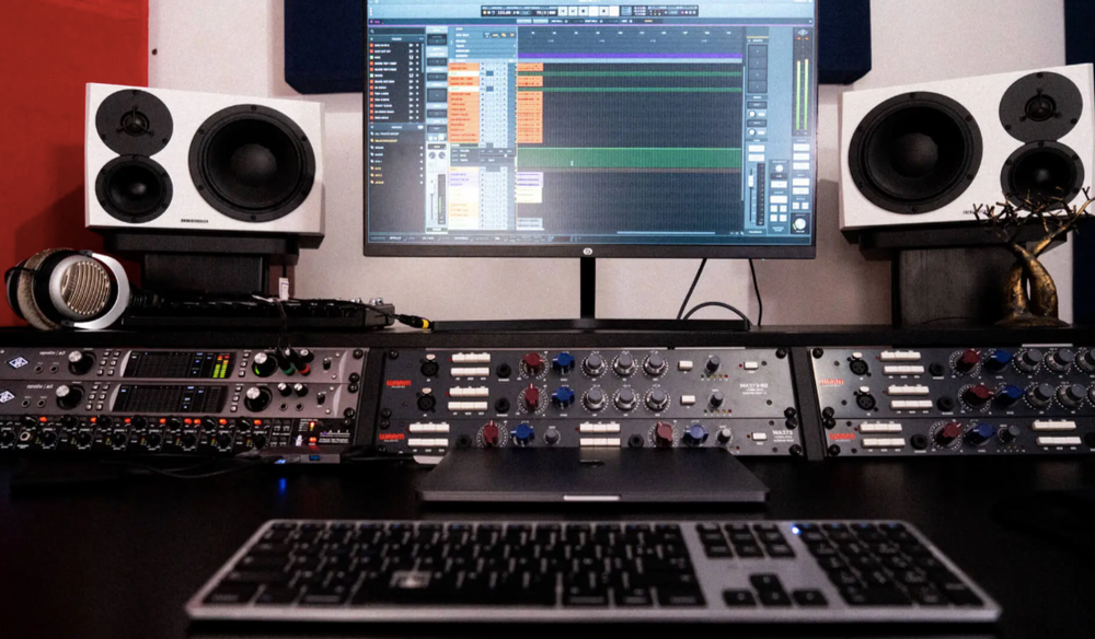 Un studio moderne pour vos compositions à L'Isle-sur-la-Sorgue, 84054
