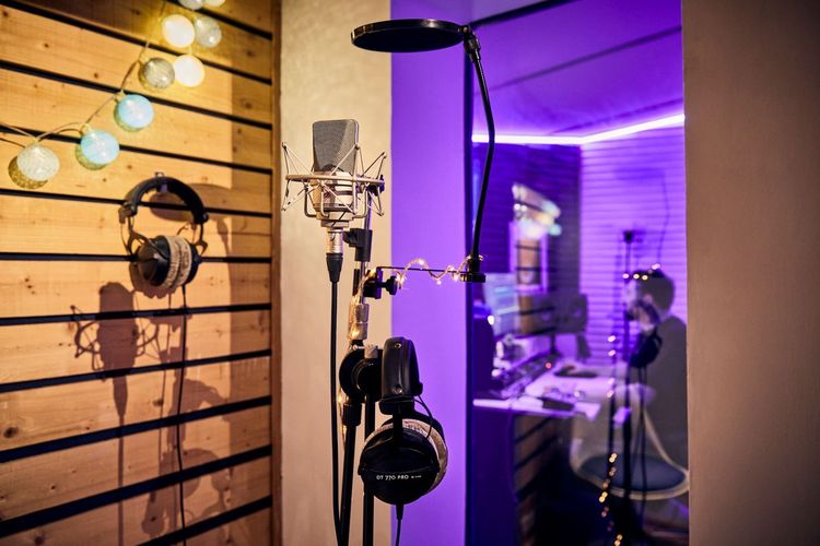 Studio d'Enregistrement, Création Musicale, Mixage, Mastering, Podcast à Montreuil, 93100