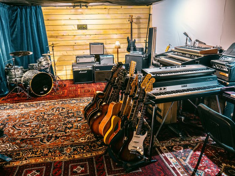 Studio d'enregistrement Spacieux avec une Console Analogique à Paris, 75018