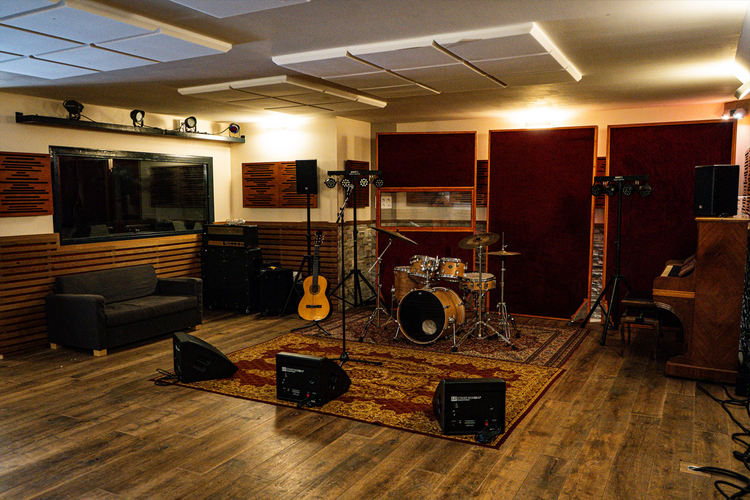 Studio d'enregistrement Professionnel Authentique à Hyères, 83400