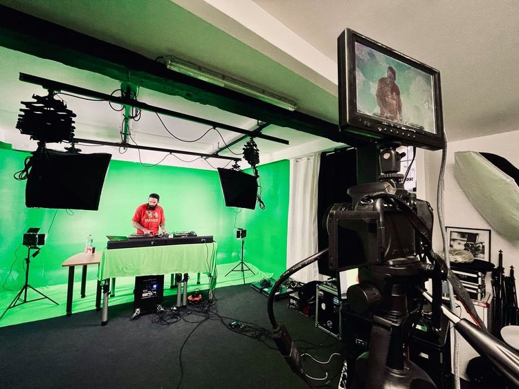 Studio Vidéo Professionnel avec fond vert à Toulouse, 31000