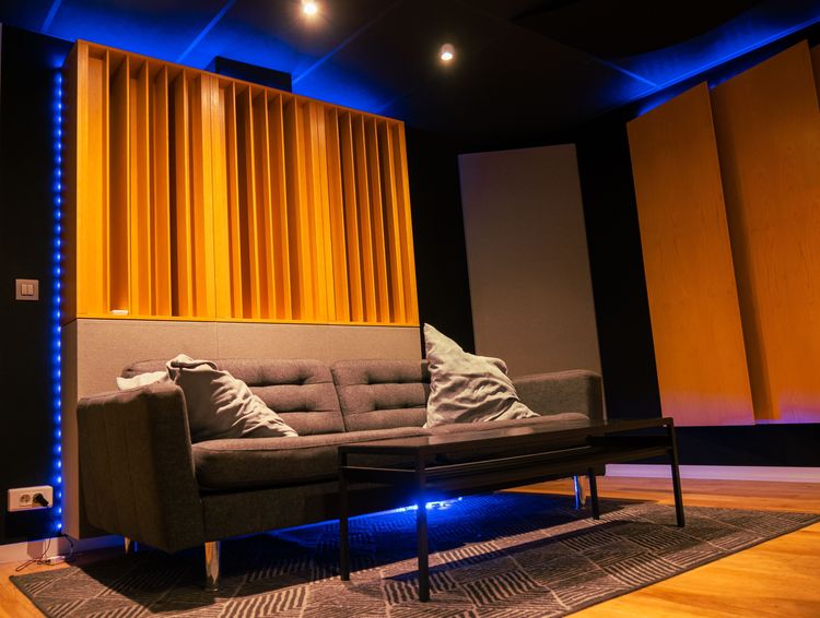 Studio d'enregistrement Bien Equipé avec Cabine à Paris, 75019
