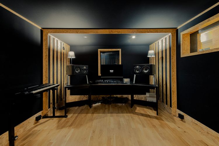 Studio d'enregistrement, à Aubervilliers 93300 #iD8oMQ