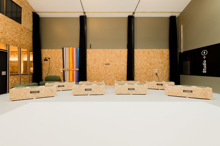Studio d'enregistrement, à Aubervilliers 93300 #zpXtii