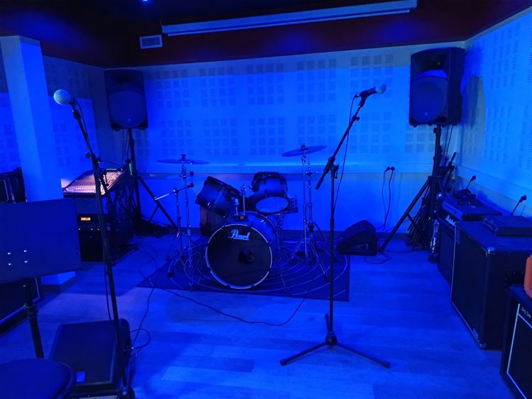 Studio d'enregistrement, à Ivry-sur-Seine 94200 #EKdDUM