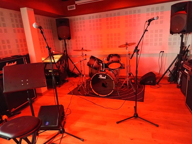 Studio d'enregistrement, à Ivry-sur-Seine 94200 #EKdDUM