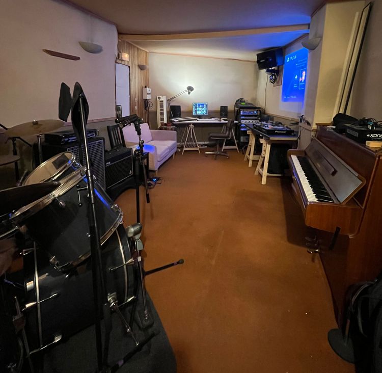 Studio d'enregistrement, à Maisons-Alfort 94700 #utgxqV