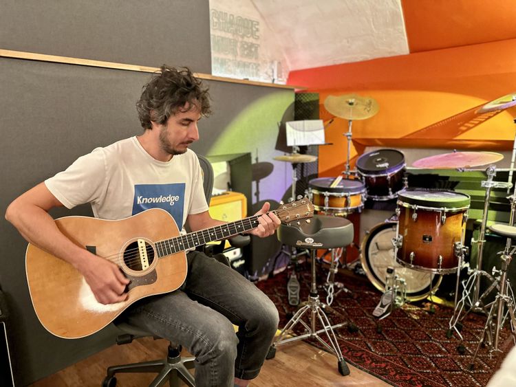 Studio d'enregistrement Acoustique avec Instruments à Paris, 75011