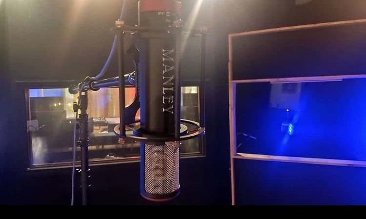 Studio d'enregistrement Professionnel Sur-Equipé & très Spacieux à Marseille, 13013