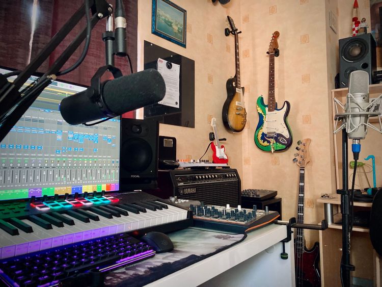 Home Studio d'enregistrement, avec Instruments Musicaux près de Rennes, 35131