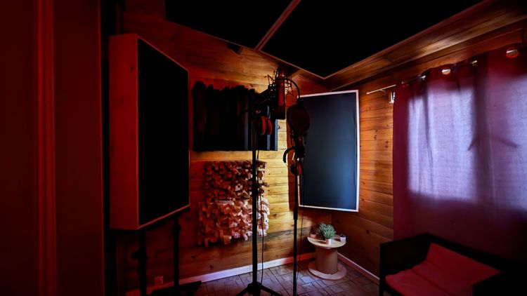 Studio avec de la précision et la créativité au service de votre musique situé à Bouc-Bel-Air, 13320