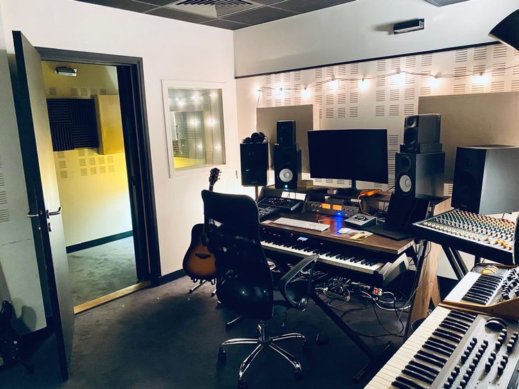 Studio d'enregistrement, à Paris 75011