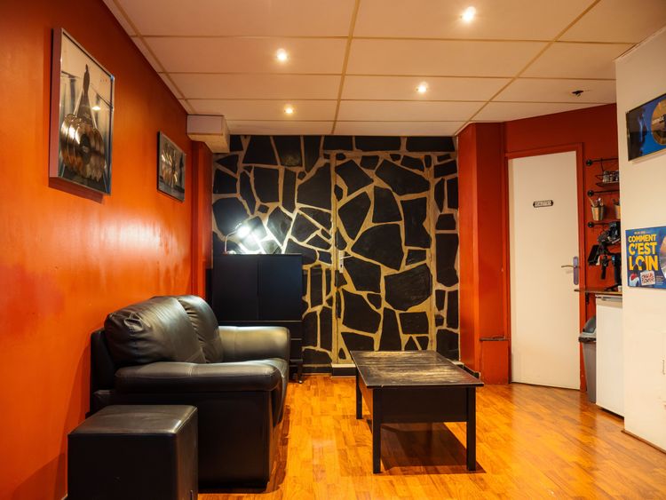 Studio d'enregistrement Bien Equipé avec Cabine à Paris, 75019
