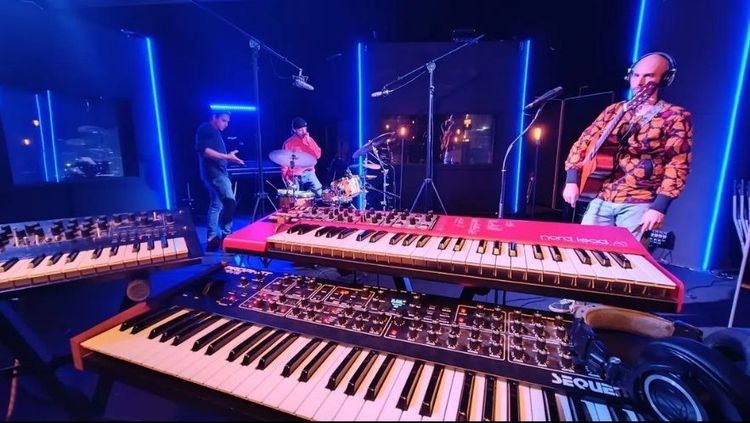 Studio d'enregistrement Professionnel Sur-Equipé & très Spacieux à Marseille, 13013