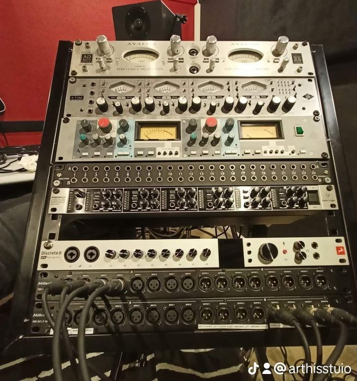 Studio d'enregistrement Pro avec une acoustique soignée, des équipements de pointe à Athis-Mons, 91200