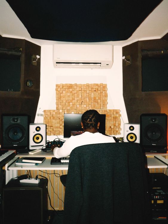 Studio d'enregistrement, à Paris 75015 #hYPaV2