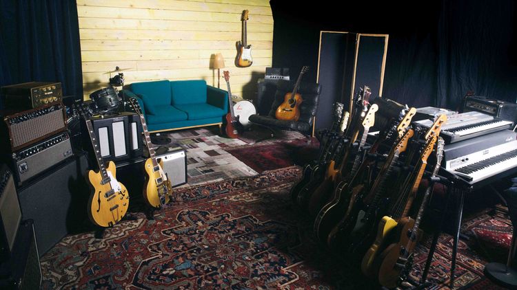 Studio d'enregistrement Spacieux avec une Console Analogique à Paris, 75018