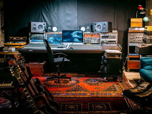 Studio d'enregistrement Spacieux avec une Console Analogique à Paris, 75018