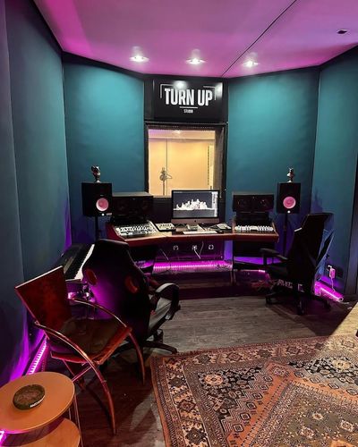 Studio d'enregistrement Professionnel équipé de matériels pro basé à Paris, 75010