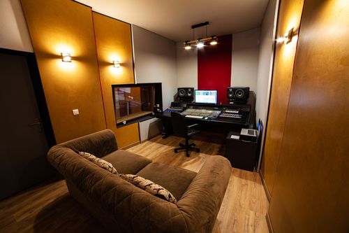 Lieu de production sonore professionnel, discret et inspirant, à Châteauroux 360000
