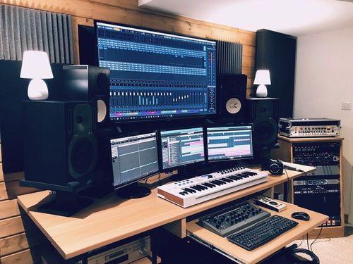 Studio d'enregistrement équipé d'une large gamme d'équipements de pointe à Perpignan, 66000