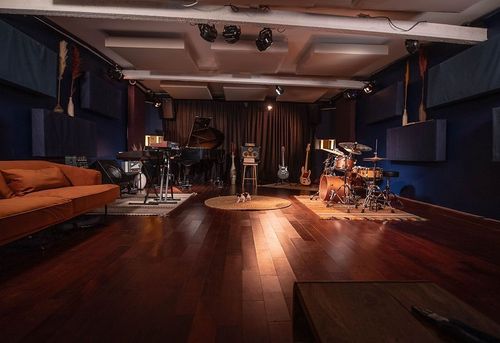 Studio d’enregistrement calme et bien équipé, à Aubervilliers 93300
