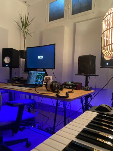 Studio d'enregistrement Professionnel avec Ambiance Tamisée à Paris, 75001