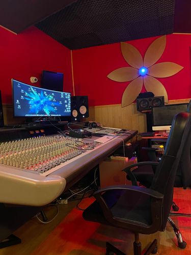 Un espace professionnel pour enregistrer, mixer et masteriser vos morceaux situé à Ivry-sur-Seine, 94200